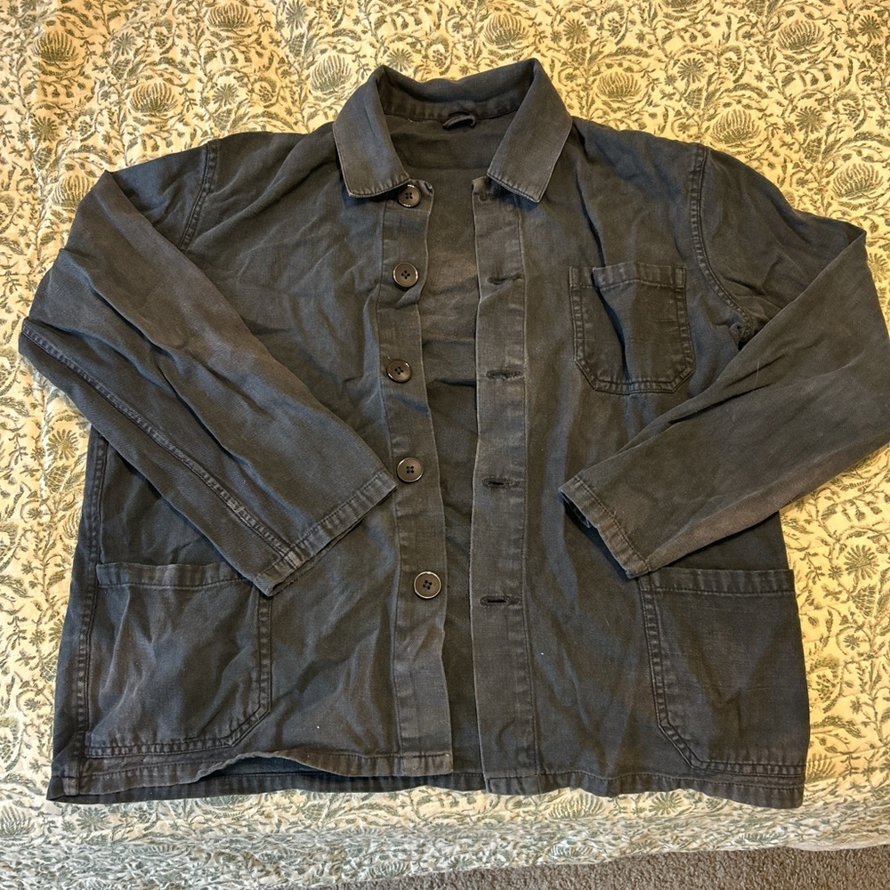 Gray Lightweight Shirt Jacket with Collared Neckline